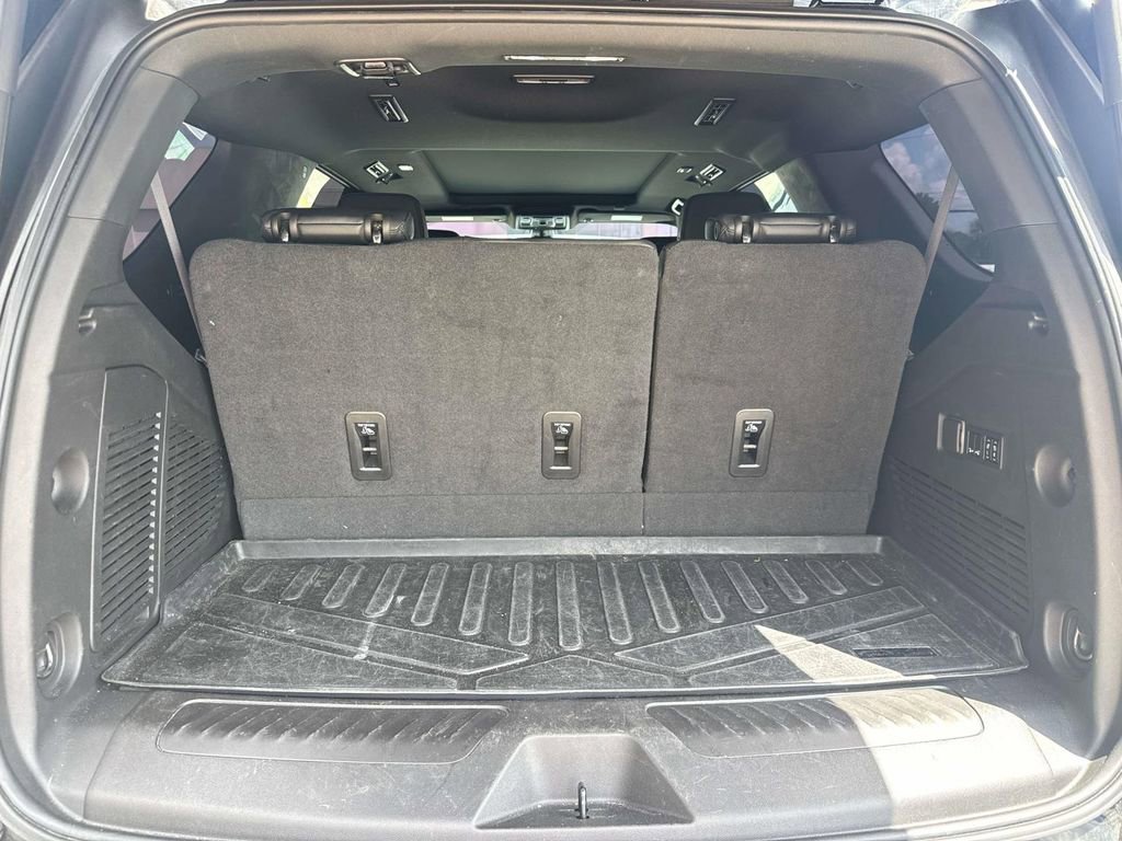 Used 2022 Chevrolet Tahoe LT w/ Luxury Package AWD/4WD image 8