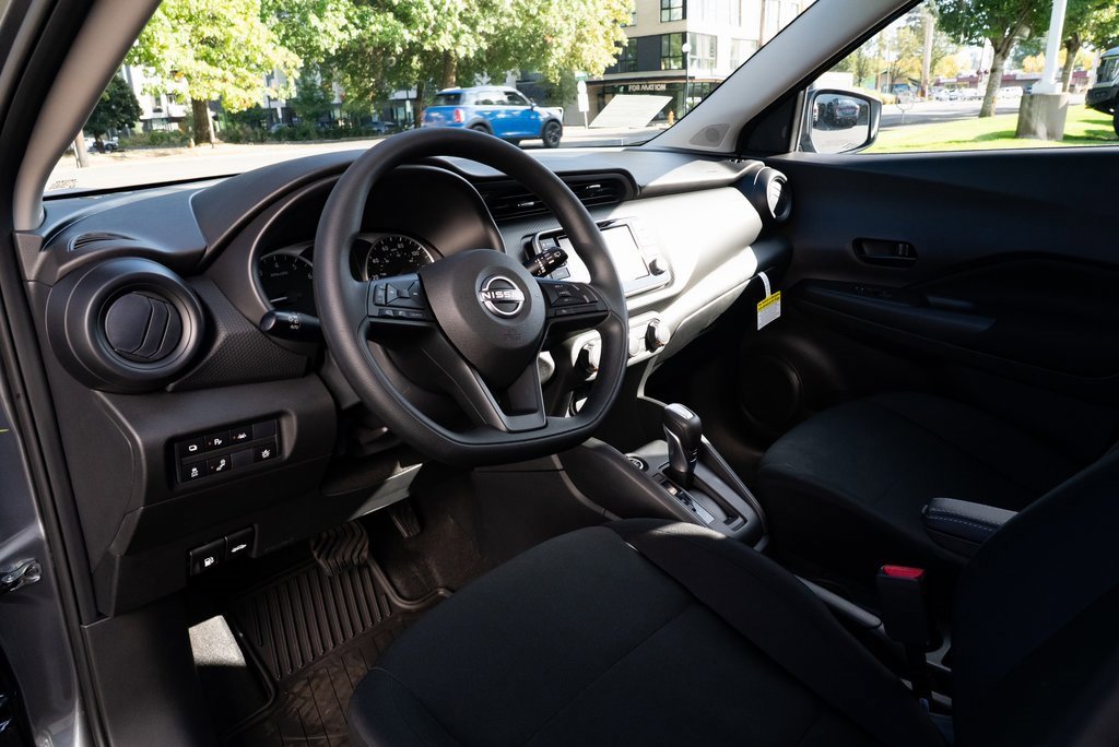 New 2025 Nissan Kicks Play S image 19