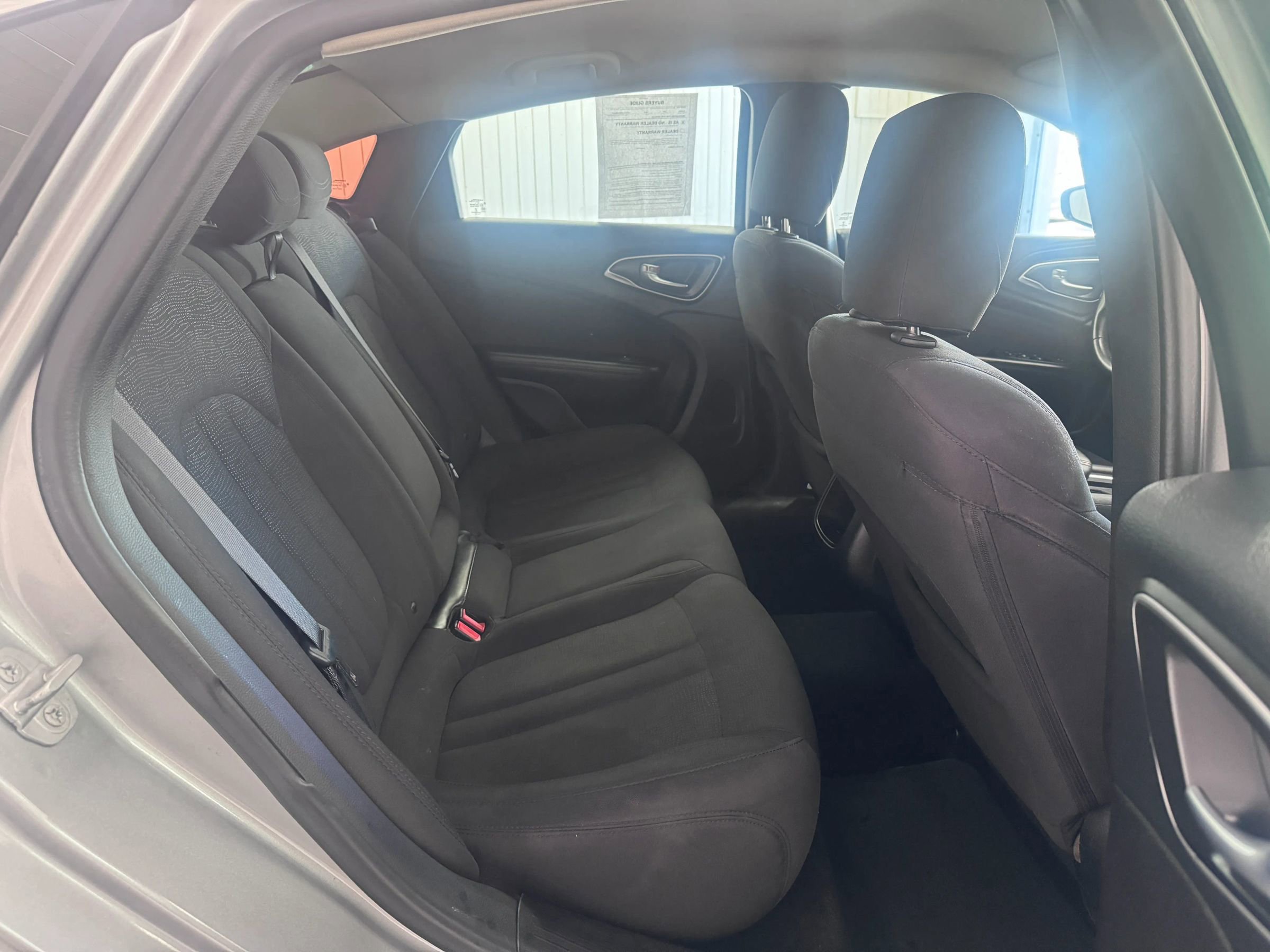 Used 2015 Chrysler 200 Limited image 11