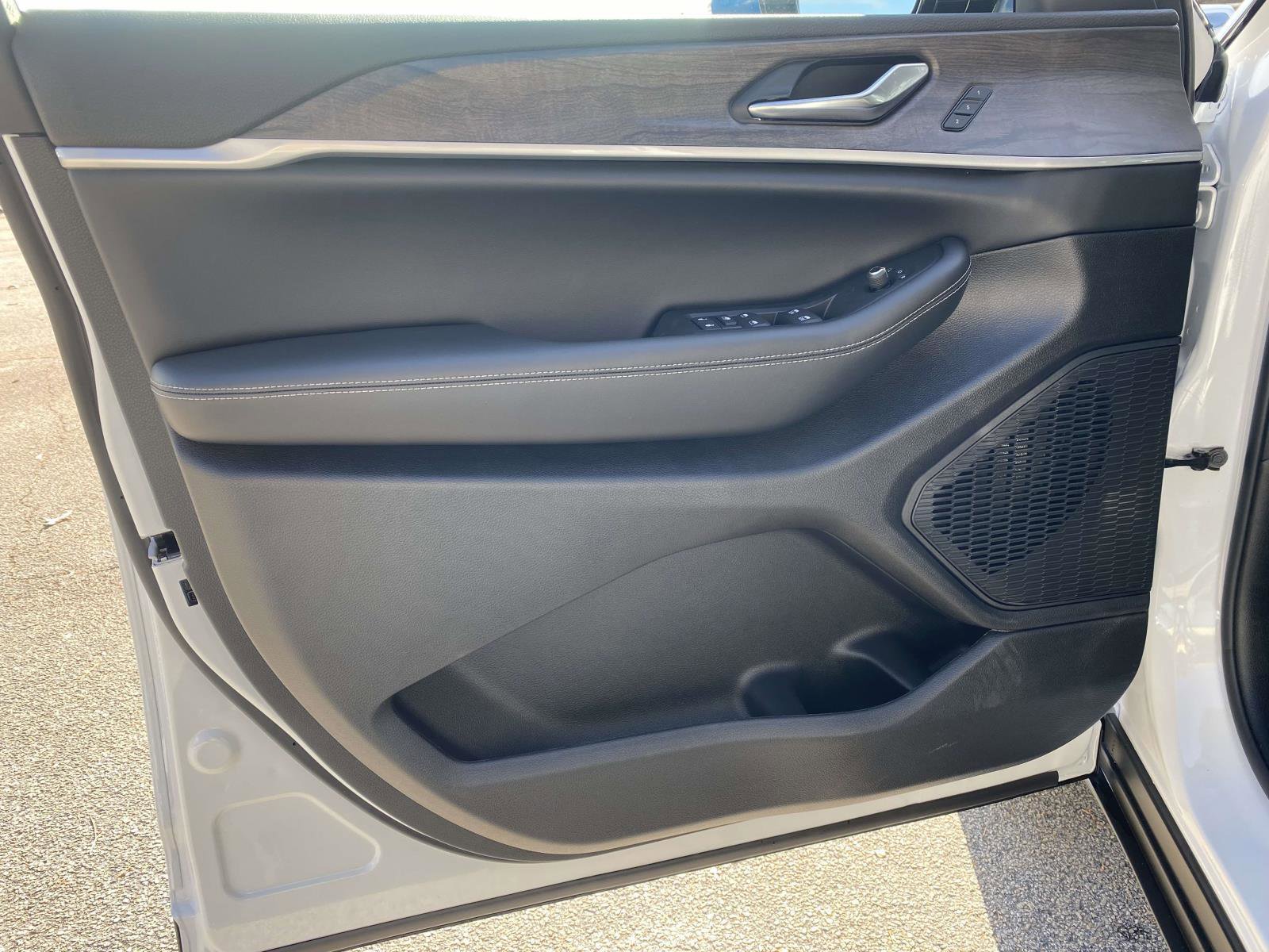 New 2025 Jeep Grand Cherokee Limited image 18