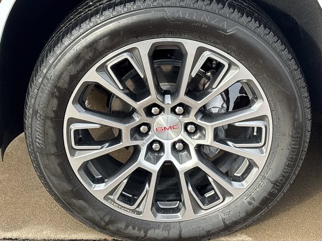 Used 2026 GMC Yukon Denali w/ Denali Reserve Package AWD/4WD image 10