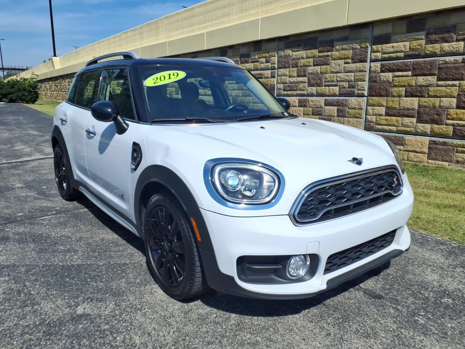 Used 2019 MINI Cooper Countryman S w/ Premium Package AWD/4WD image 2