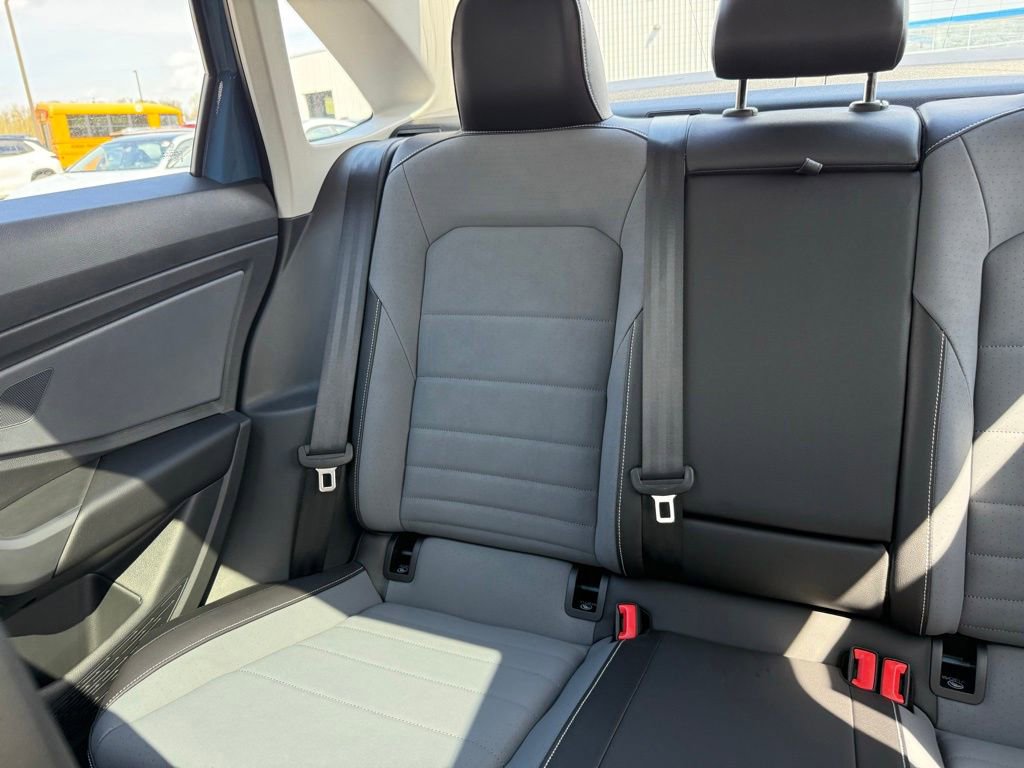 New 2026 Volkswagen Jetta SE FWD image 13