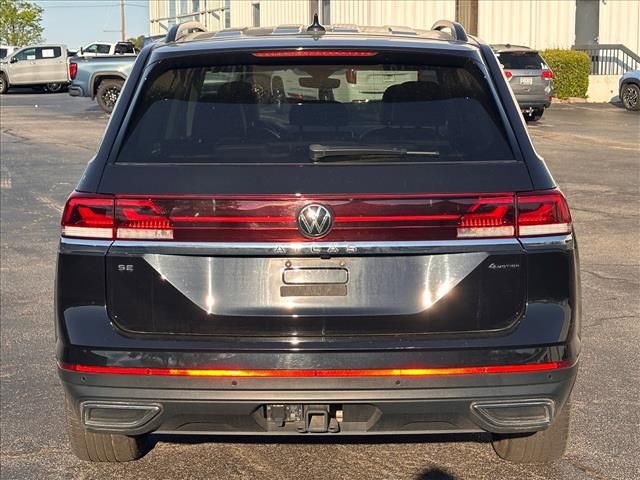 Used 2024 Volkswagen Atlas SE AWD/4WD image 10