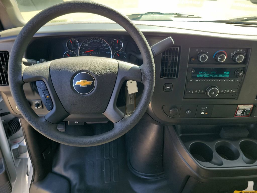 New 2026 Chevrolet Express 2500 Extended w/ Communications Package RWD image 7