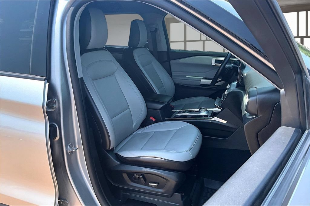 Used 2021 Ford Explorer XLT w/ Equipment Group 202A RWD image 7