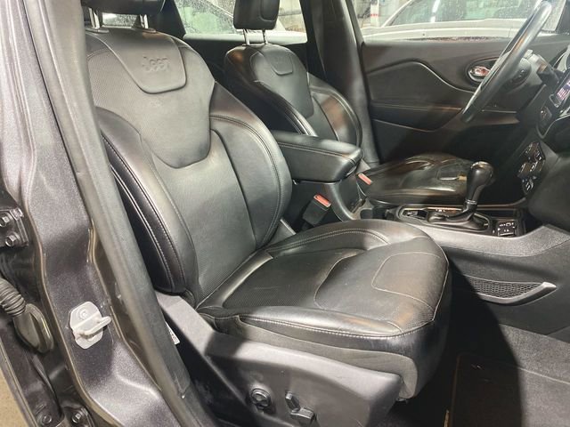 Used 2019 Jeep Cherokee Limited image 26