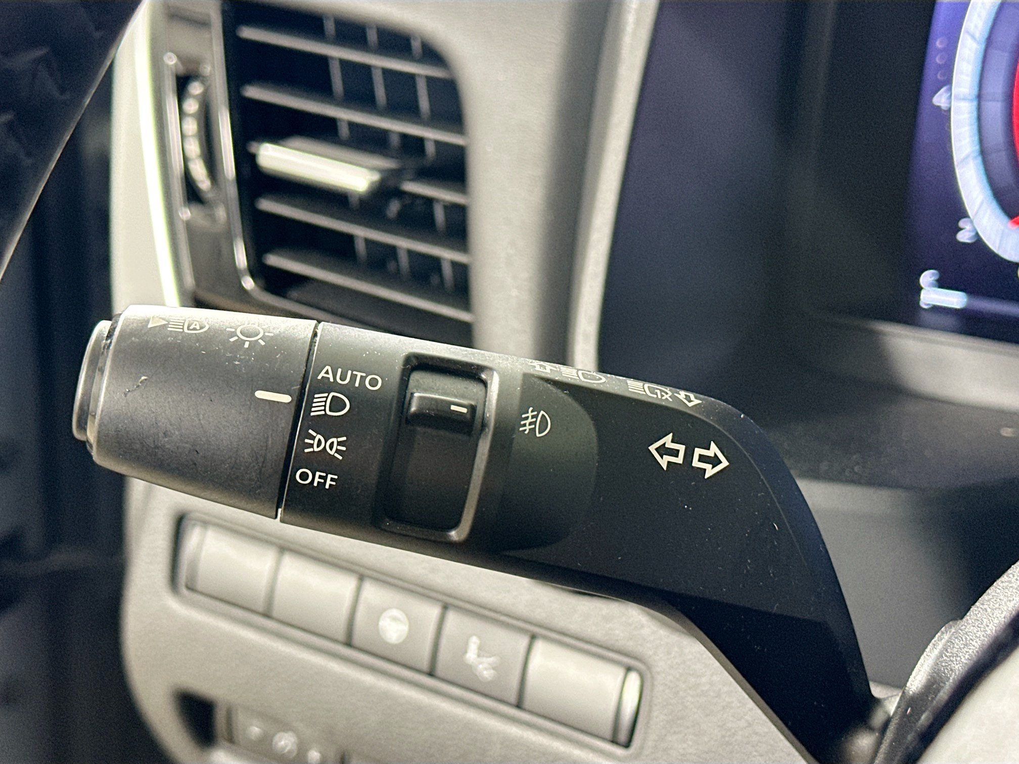 Used 2021 Nissan Rogue Platinum AWD/4WD image 20