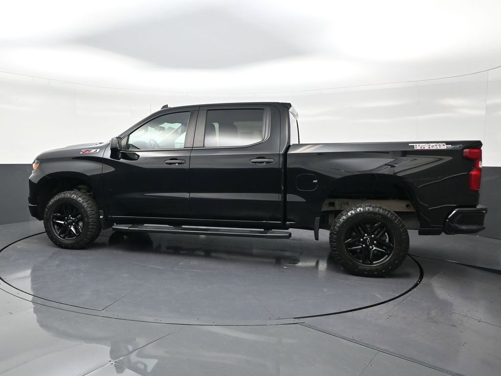 Used 2023 Chevrolet Silverado 1500 Custom Trail Boss AWD/4WD image 2
