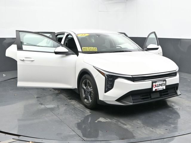 Used 2025 Kia K4 LXS image 50