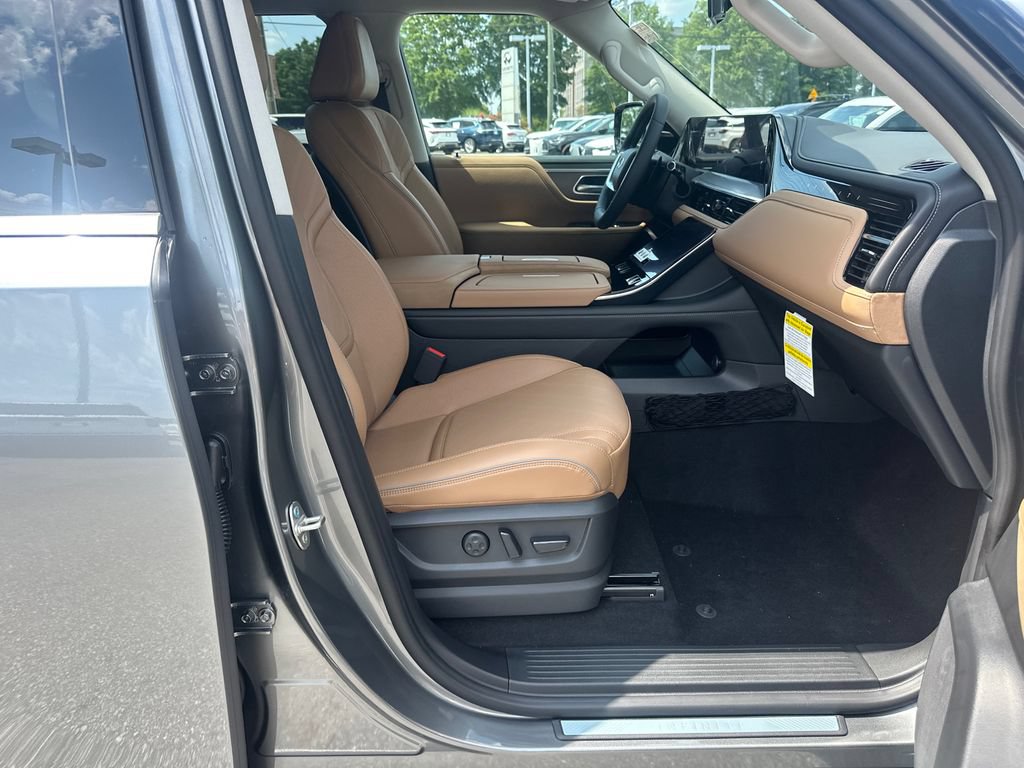 New 2027 INFINITI QX80 Luxe w/ Cargo Package RWD image 11