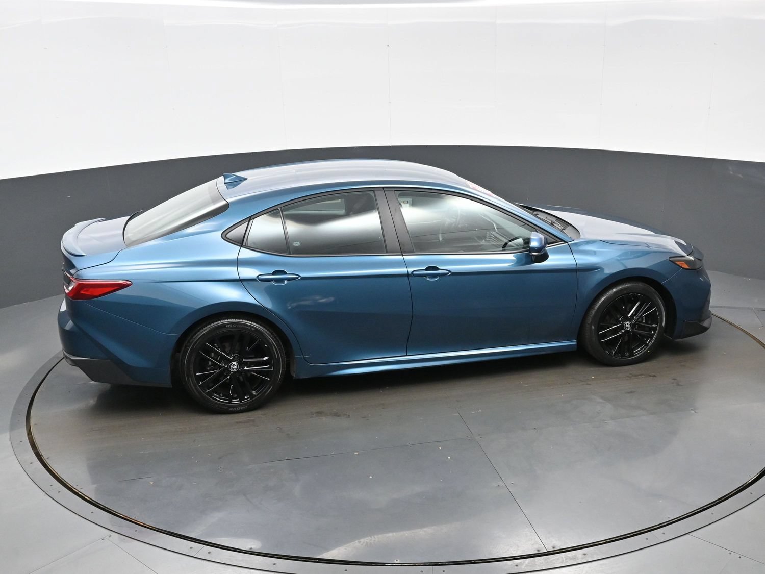 Used 2025 Toyota Camry SE FWD image 42