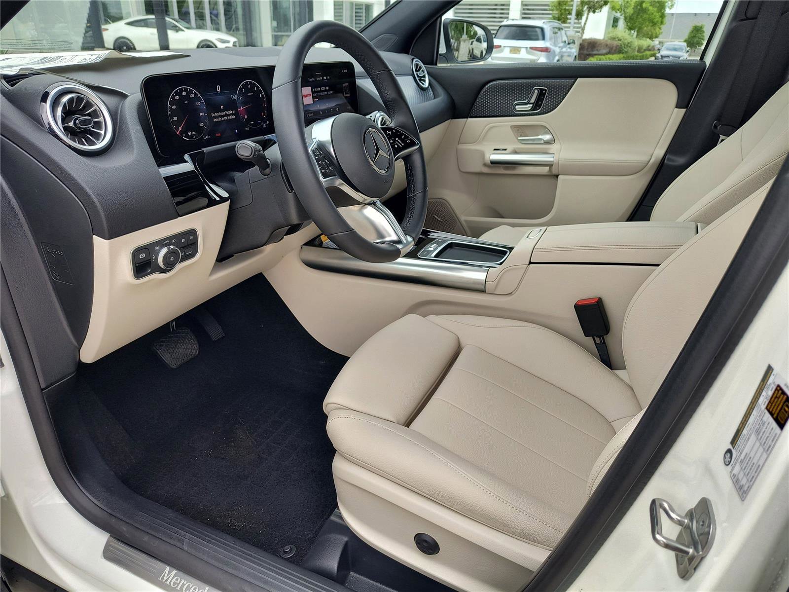 New 2025 Mercedes-Benz GLA 250 image 2