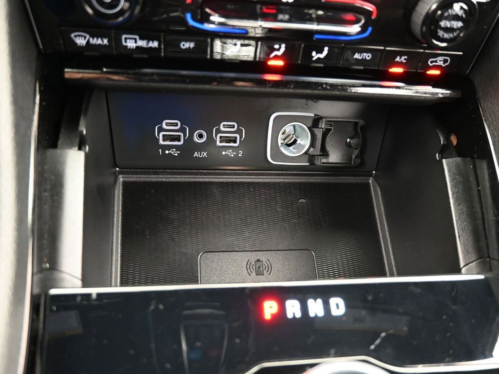 Used 2023 Jeep Grand Cherokee Overland w/ Luxury Tech Group IV image 28