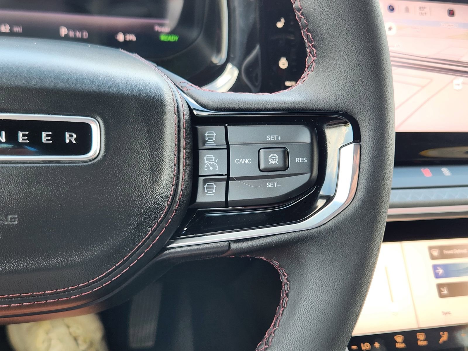 Used 2025 Jeep Wagoneer S Limited image 32