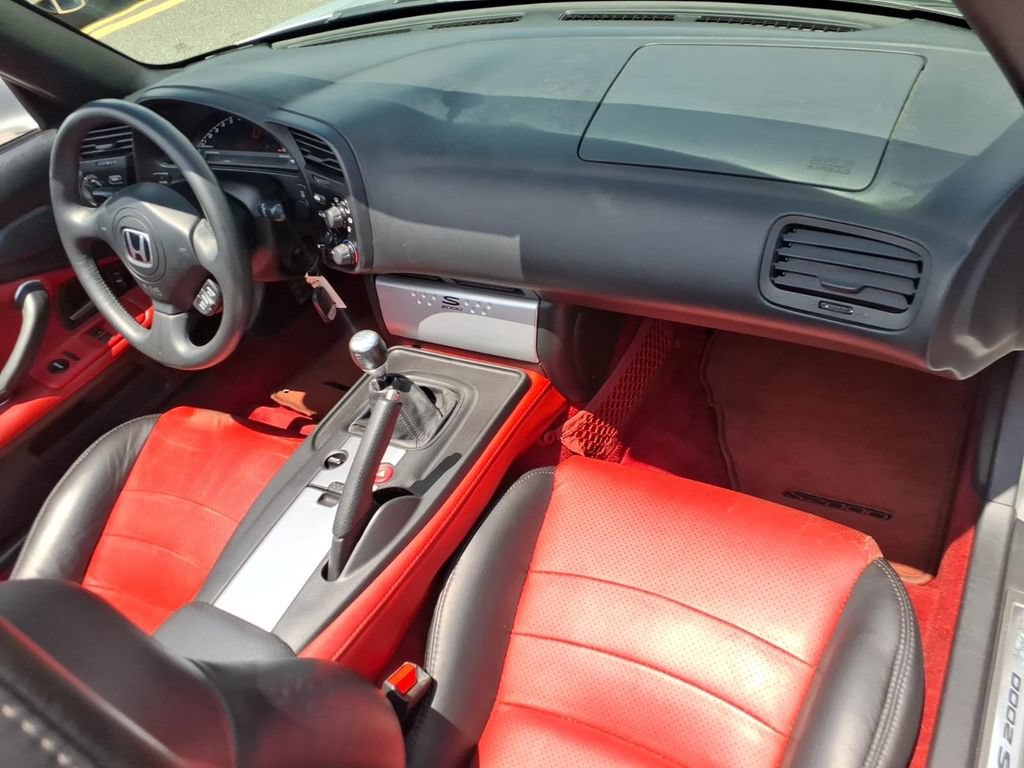 Used 2004 Honda S2000 image 8