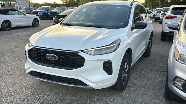 Used 2024 Ford Escape ST-Line AWD/4WD image 2