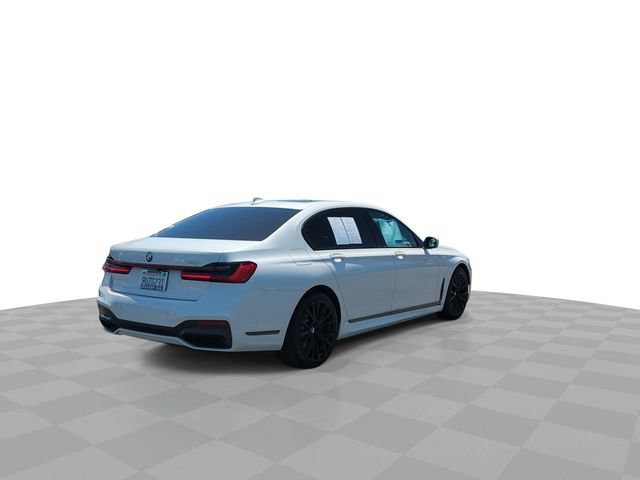 Used 2022 BMW 740i w/ M Sport Package RWD image 8