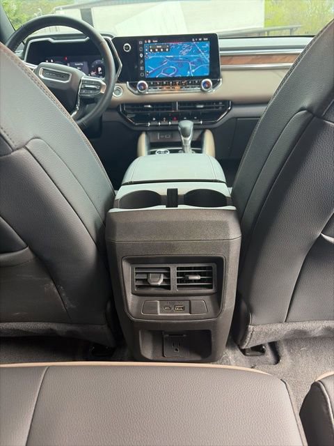 Used 2024 GMC Canyon Denali image 25