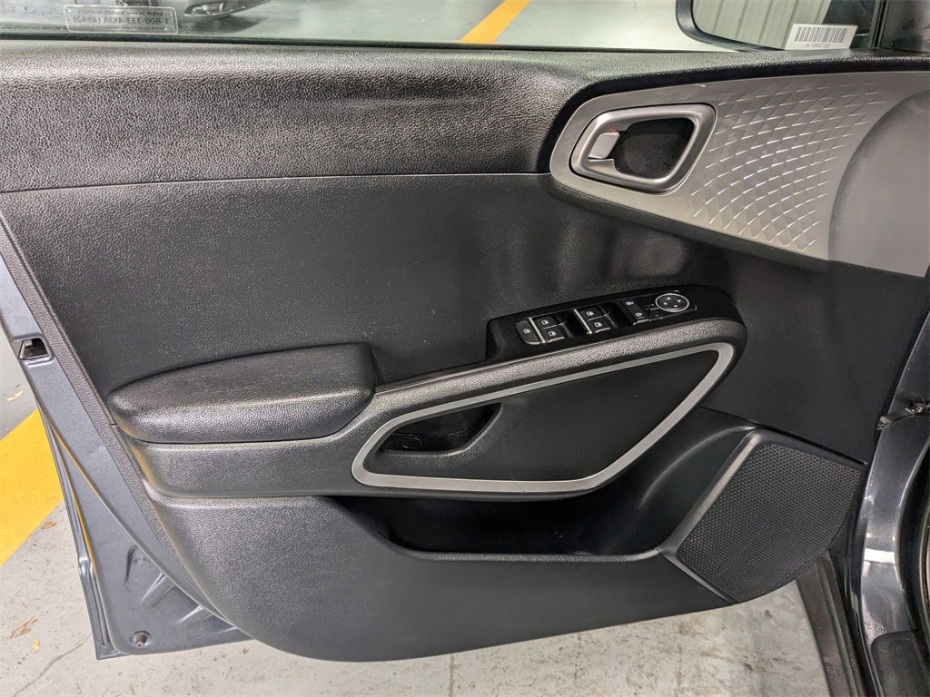Used 2024 Kia Soul LX w/ Option Group 015 image 11