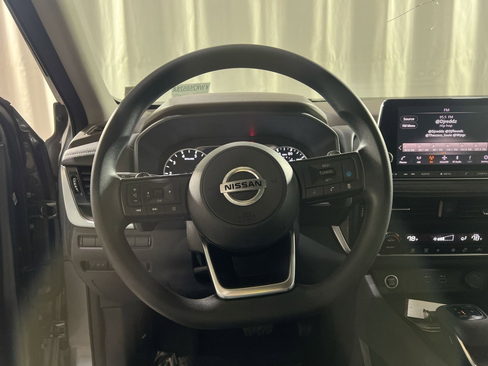Used 2021 Nissan Rogue SV image 22