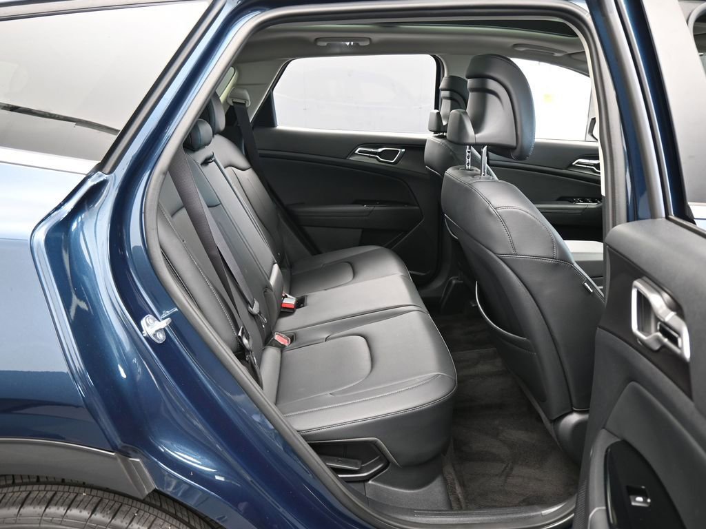 Used 2025 Kia Sportage EX w/ EX Premium Package image 37