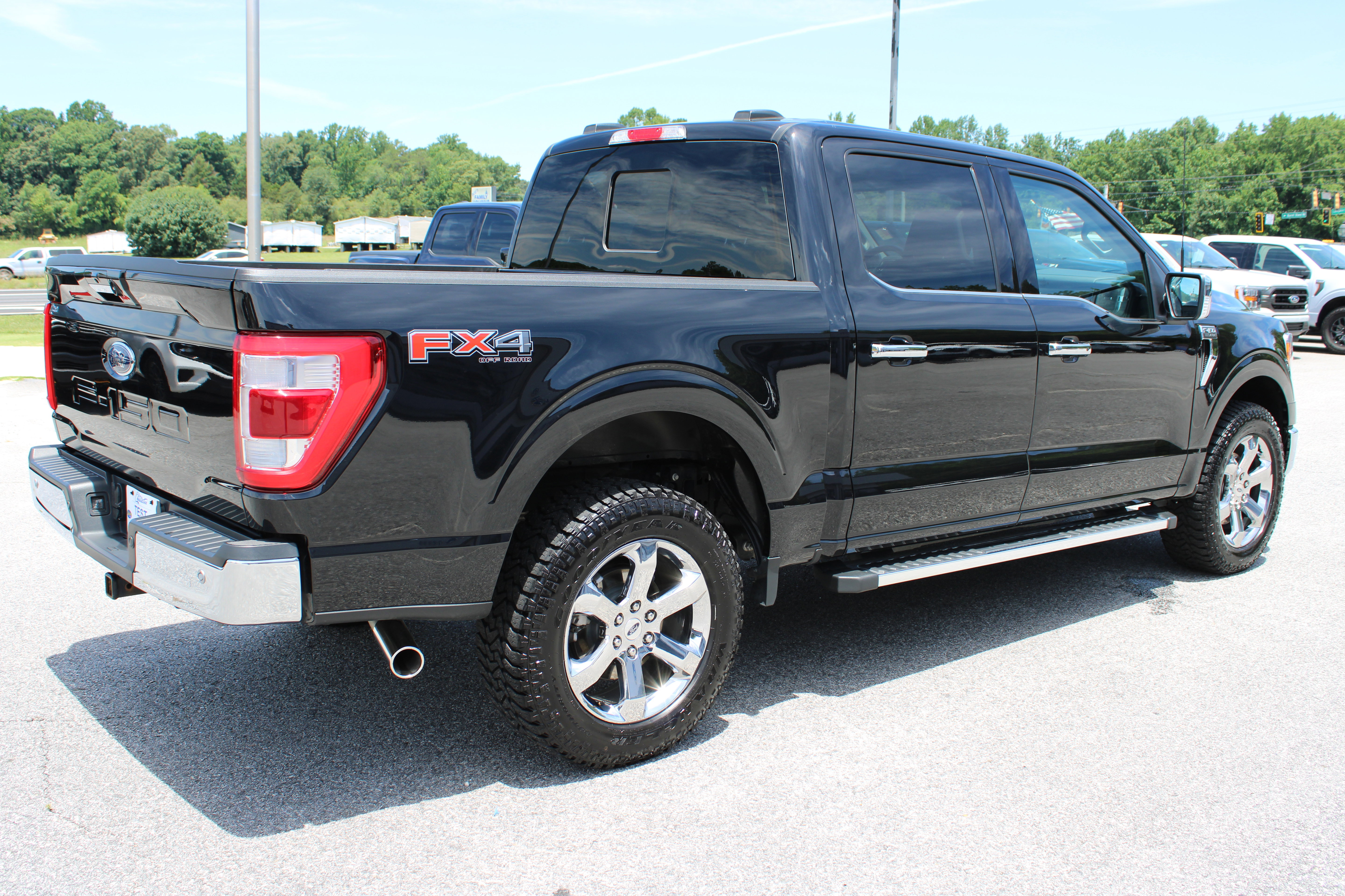 Used 2023 Ford F150 Lariat w/ FX4 Off-Road Package AWD/4WD image 6