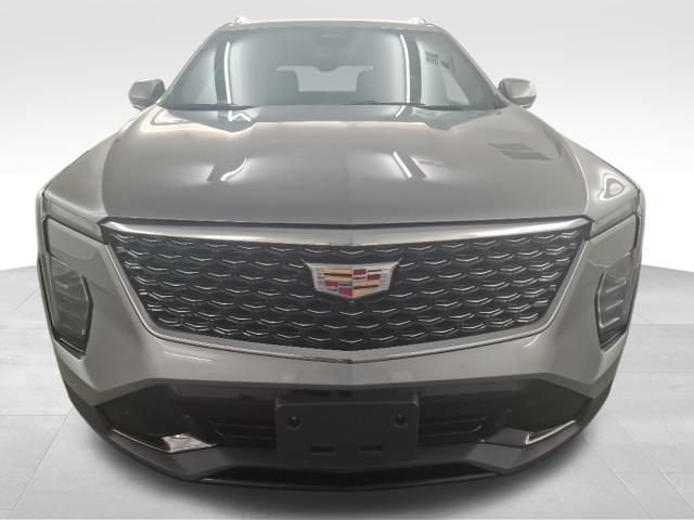 Used 2025 Cadillac XT4 Premium Luxury AWD/4WD image 2