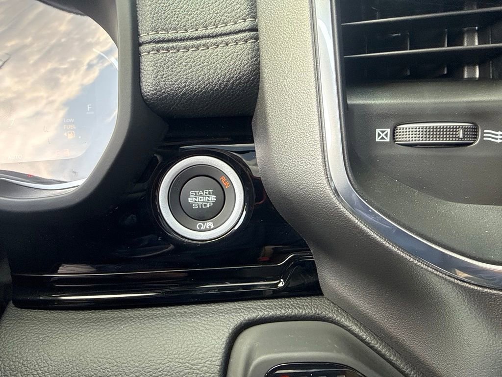 New 2026 RAM 1500 Laramie AWD/4WD image 16