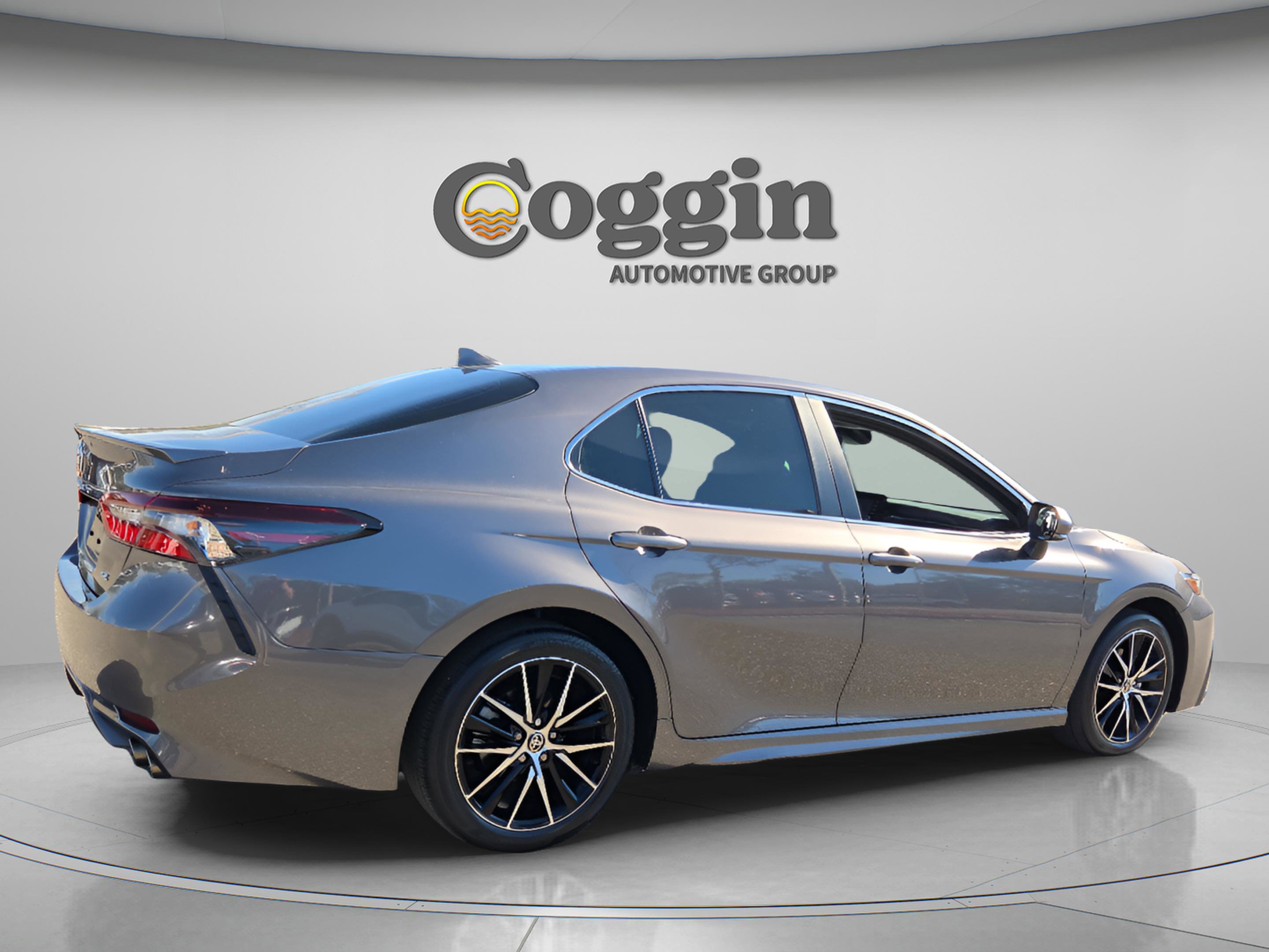 Used 2024 Toyota Camry SE w/ Convenience Package image 7