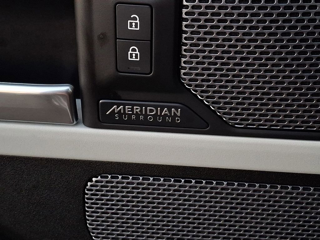Used 2022 Land Rover Defender 110 SE AWD/4WD image 24