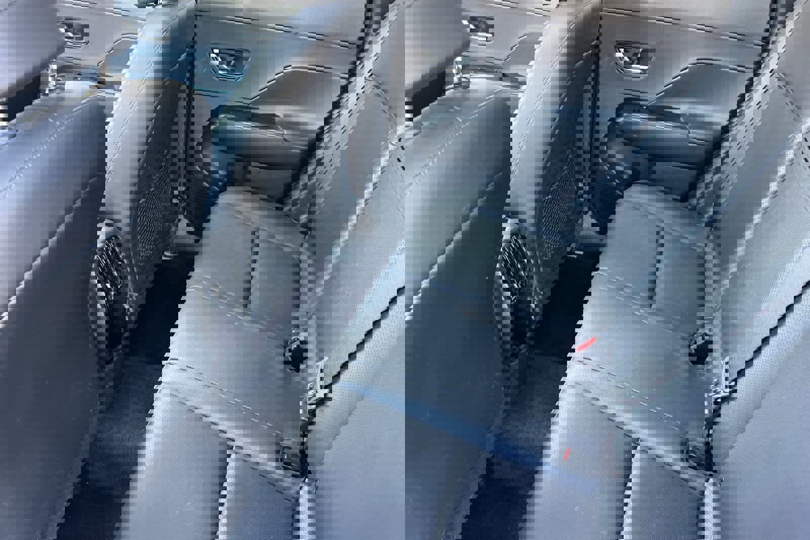 Used 2024 Hyundai Kona Limited image 5