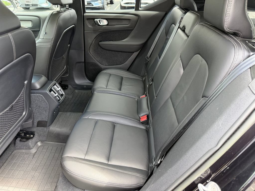 Certified 2023 Volvo XC40 B5 Plus w/ Driver Assist Package AWD/4WD image 21