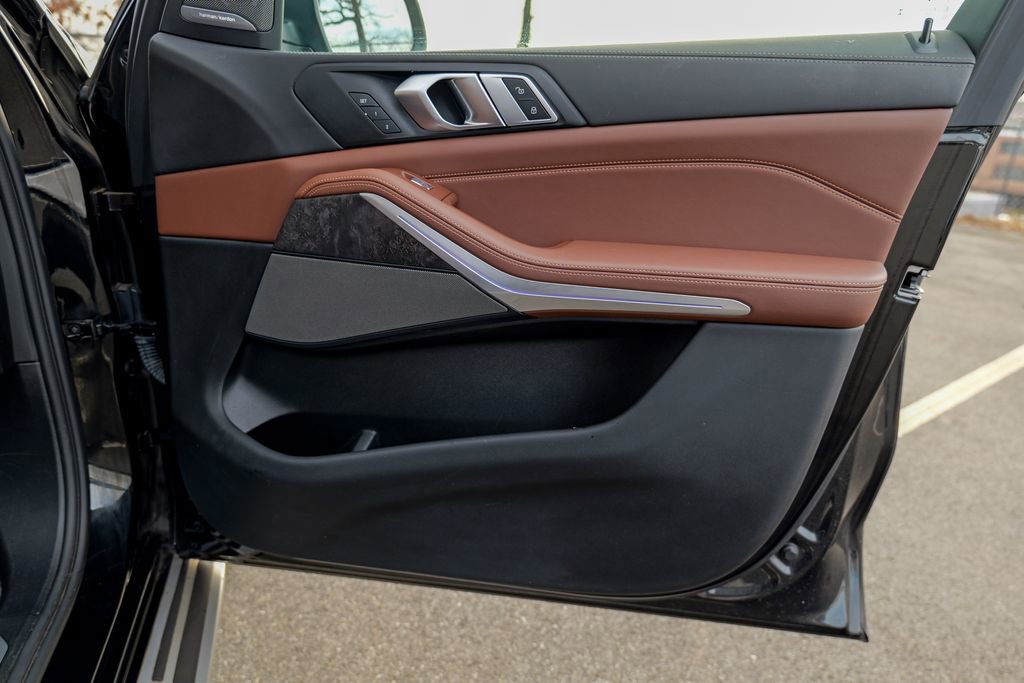 Used 2023 BMW X7 xDrive40i w/ Premium Package image 37