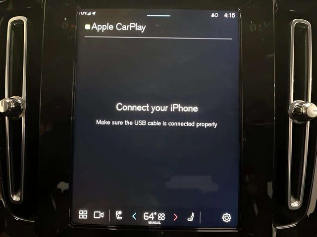 Used 2025 Volvo XC40 B5 Plus image 43