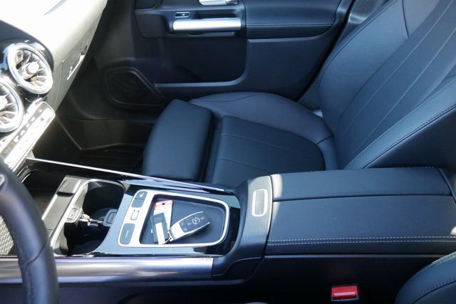 Used 2025 Mercedes-Benz GLA 250 4MATIC image 22