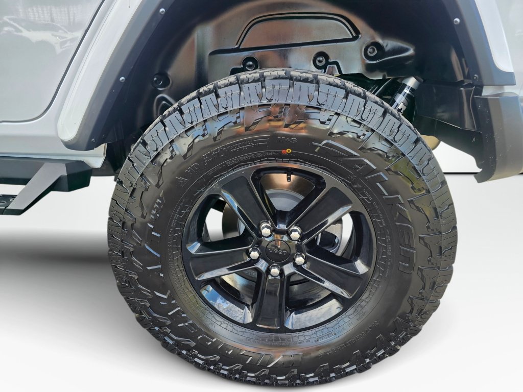 Used 2022 Jeep Wrangler Unlimited Sahara AWD/4WD image 23