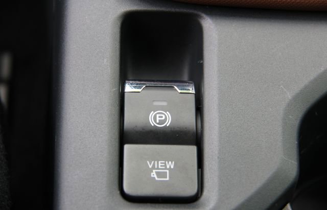 Certified 2025 Subaru Forester Touring AWD/4WD image 32
