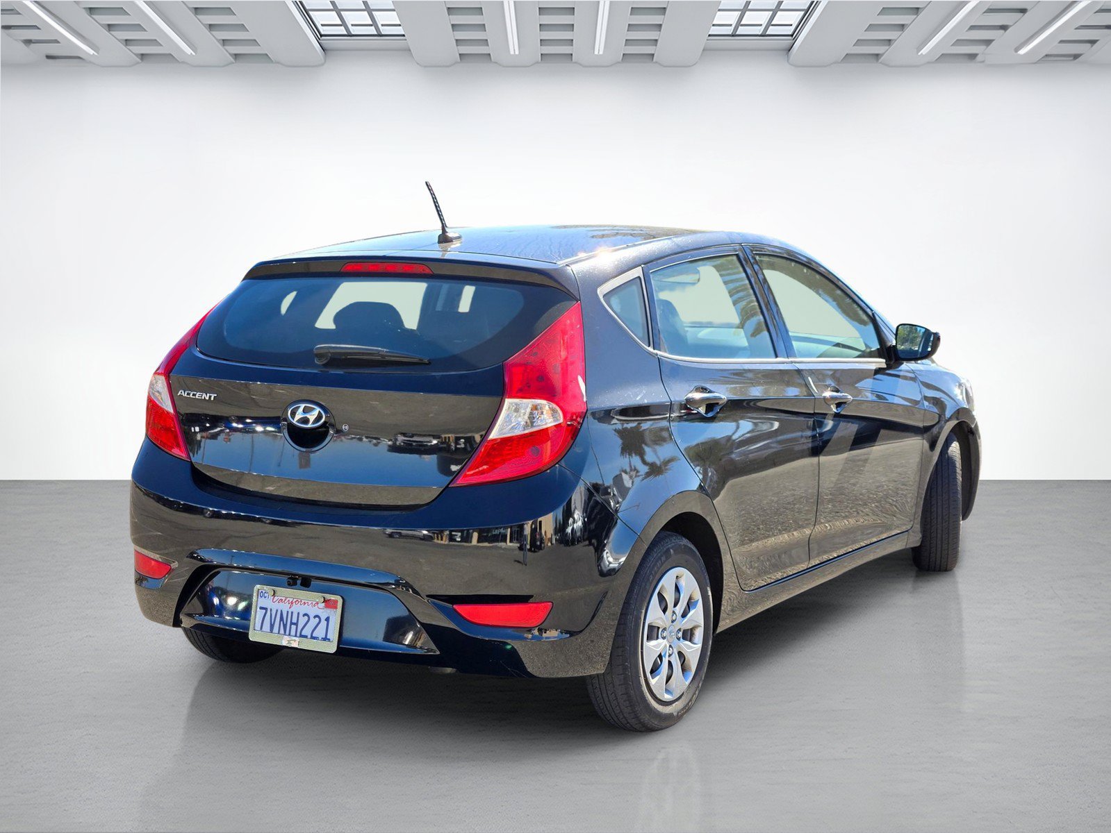 Used 2016 Hyundai Accent SE FWD image 4