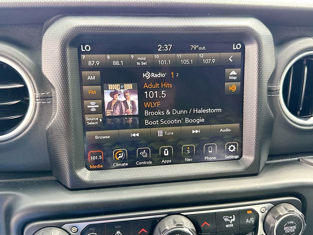 Used 2023 Jeep Wrangler Unlimited Sahara w/ Cold Weather Group image 16