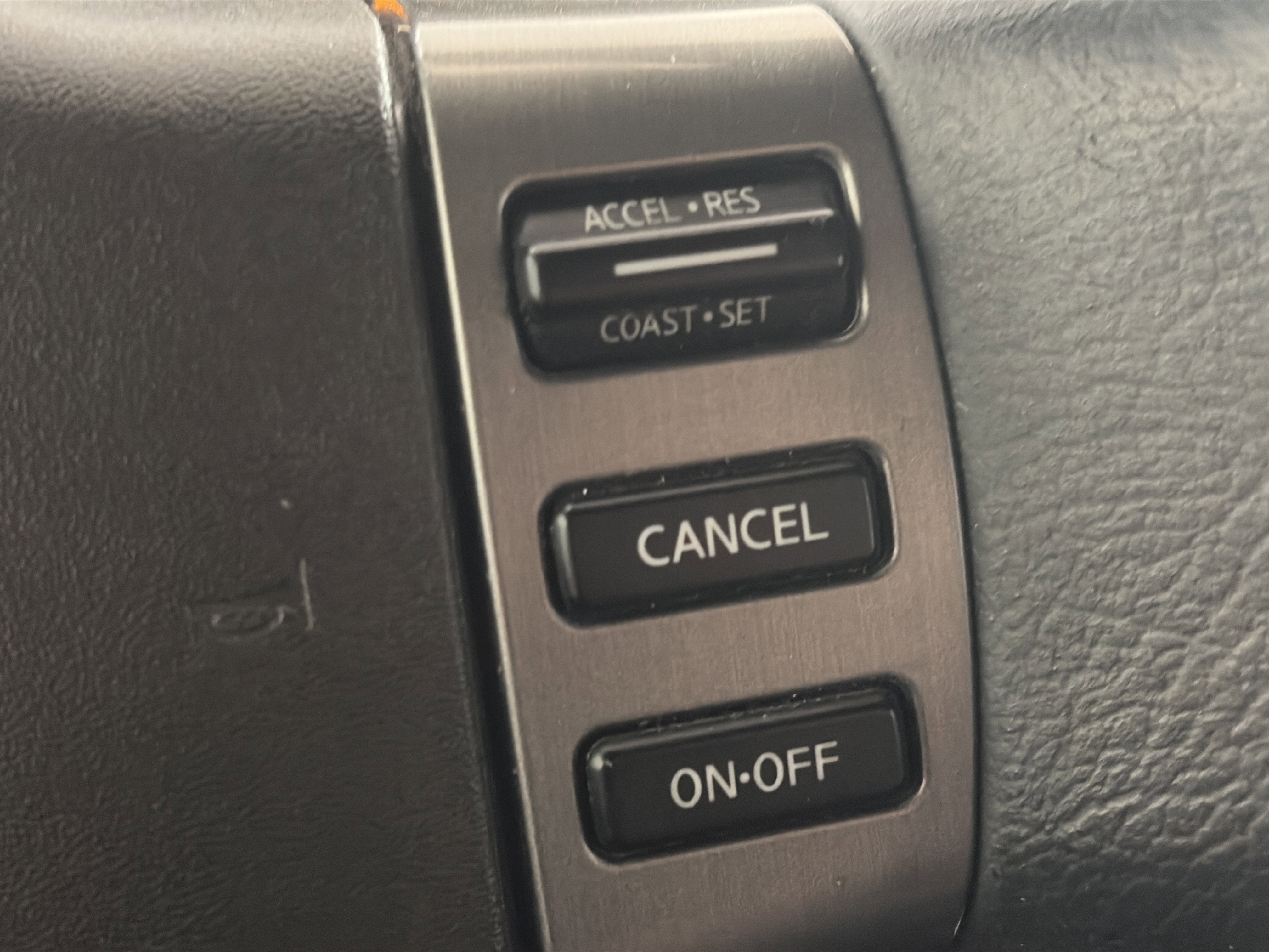 Used 2010 Nissan Titan PRO-4X w/ Pro-4x Leather Pkg image 18