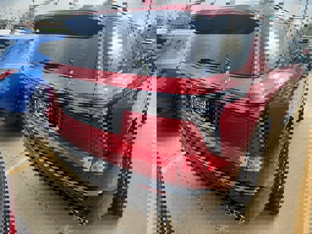 Used 2024 Chevrolet Traverse RS image 6