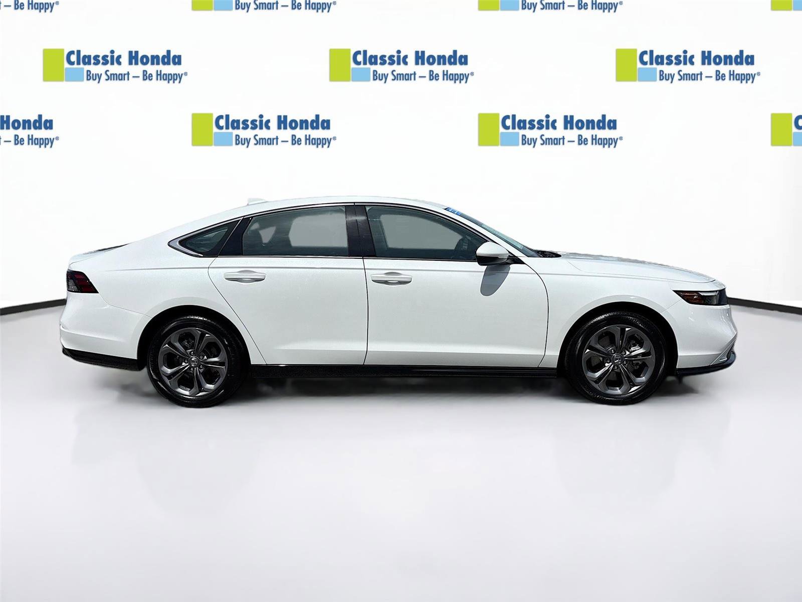 Certified 2025 Honda Accord EX-L image 9