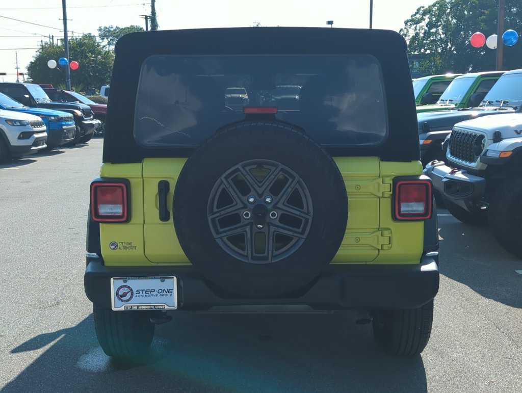Used 2024 Jeep Wrangler Unlimited Sport AWD/4WD image 5