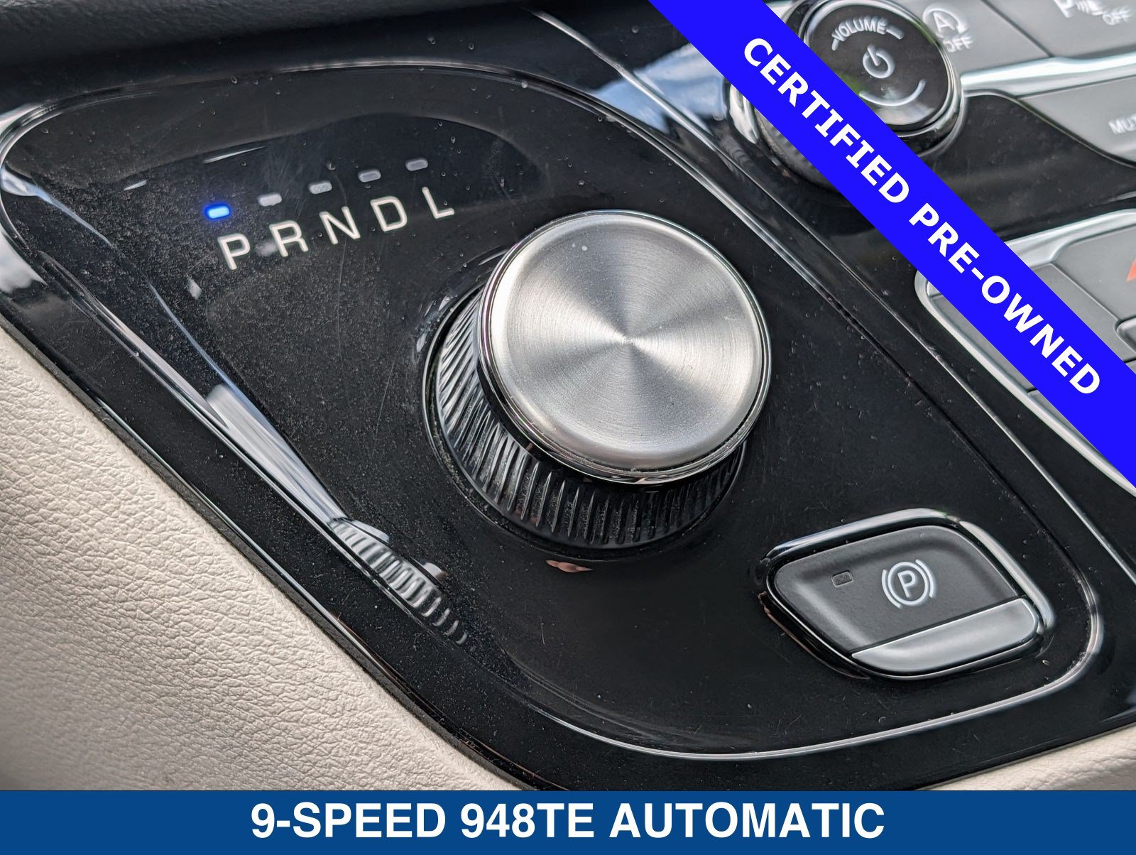 Used 2023 Chrysler Pacifica Touring-L FWD image 33