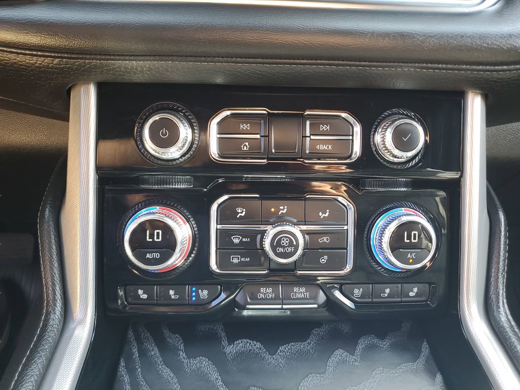 Used 2024 GMC Yukon XL Denali w/ Advanced Technology Package image 23