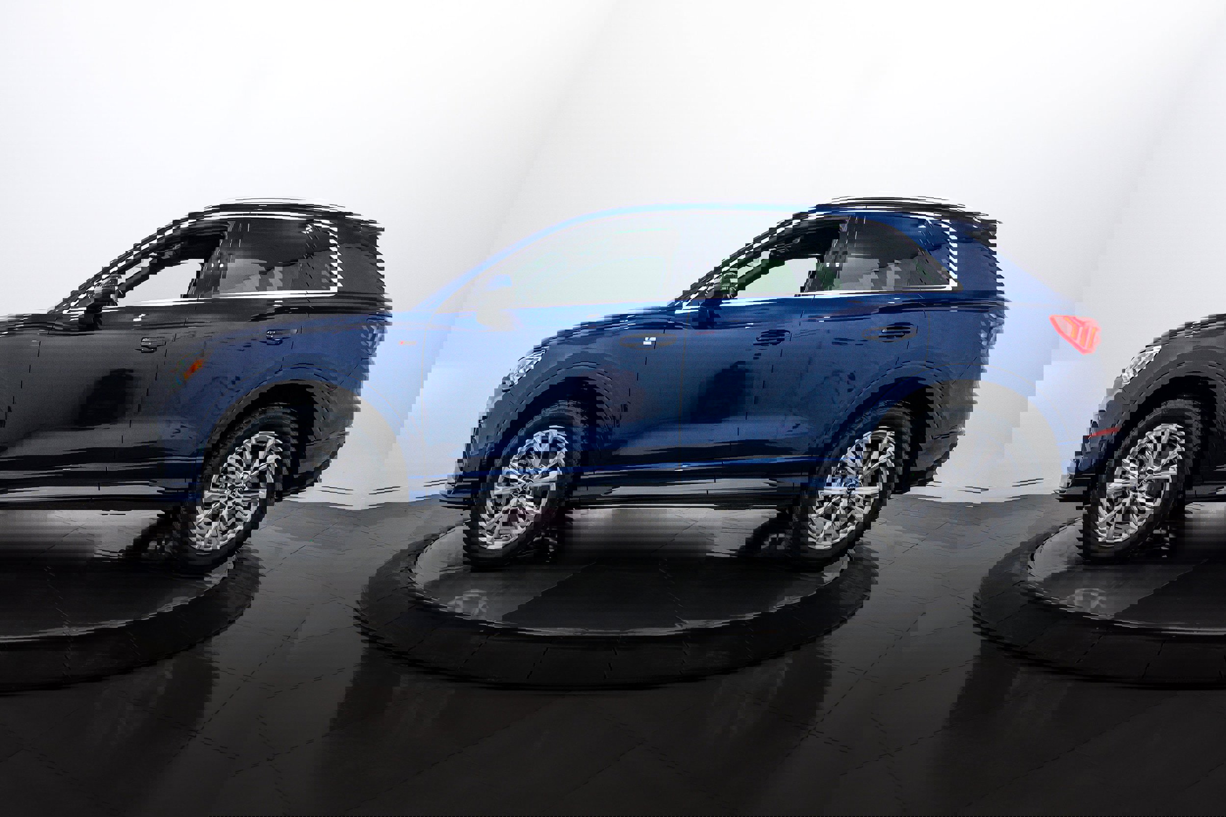 Certified 2023 Audi Q3 2.0T Premium Plus w/ Premium Plus Package image 6