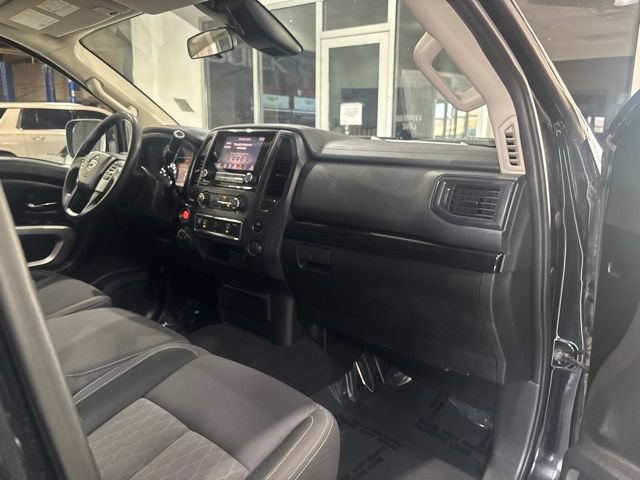 Used 2022 Nissan Titan SV AWD/4WD image 35