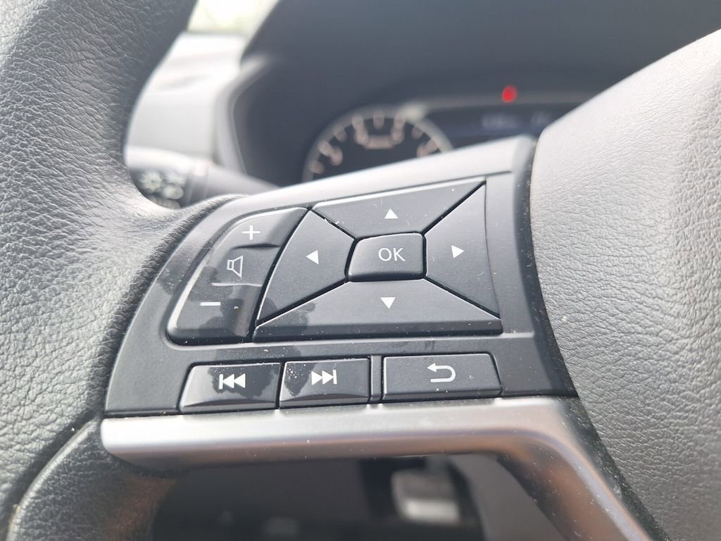 Used 2024 Nissan Altima 2.5 SV FWD image 13