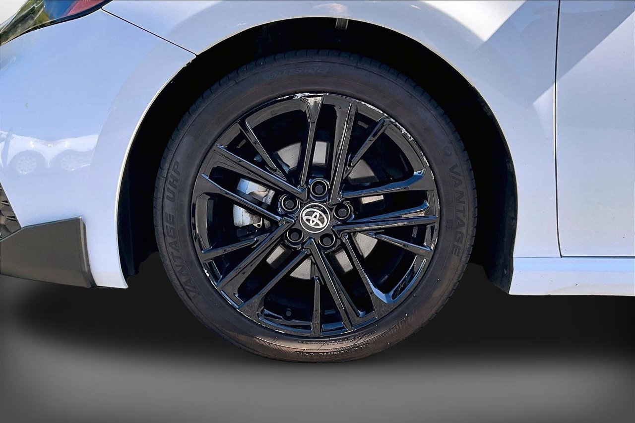 Used 2025 Toyota Camry SE FWD image 32
